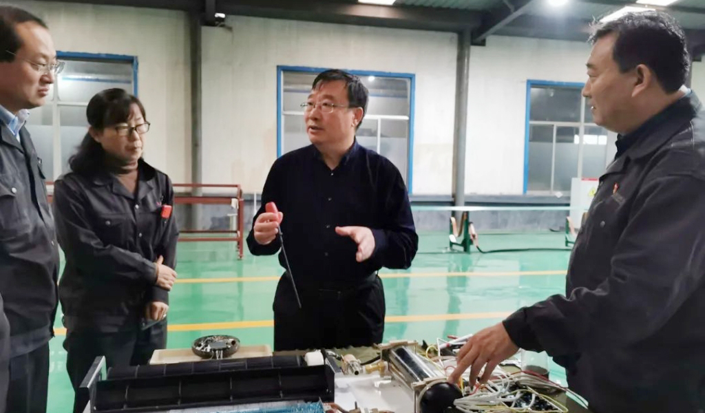 泰山钢铁集团党委书记、董事长王永胜到炼铁部炼铁厂、新材料事业部、冶金机械厂视察指导工作