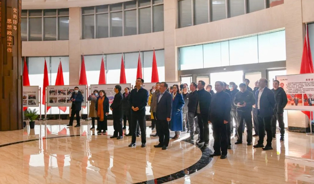 孟学峰带队来泰山钢铁考察