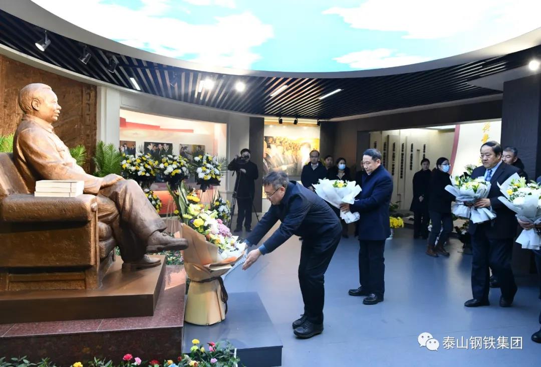 缅怀先辈 铭记历史 传承精神